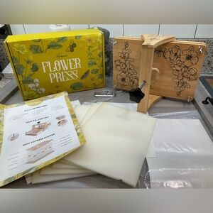 HAPPINIT FLOWER PRESS